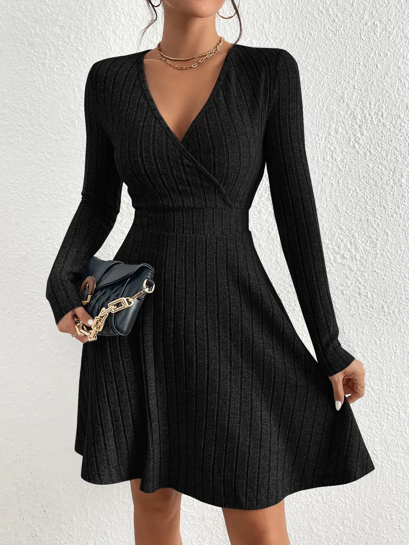 Winter New V-neck Sexy Waistline A-line Umbrella Skirt Big Swing Long-sleeved Knit Dress