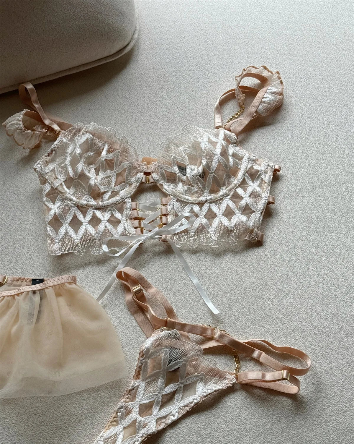 Embroidered Flying Sleeve Outer Lingerie Sexy Fishbone Corset Long Vest Style Bra Set of Three Women Underwear